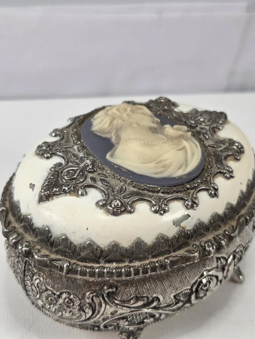 Vintage 70s Cameo Sankyo Music Trinket Box 